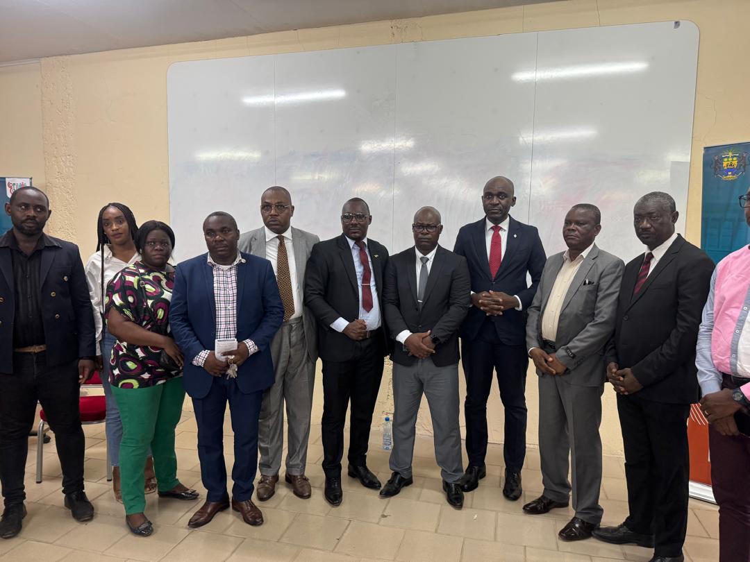 Gabon : Geoffroy Foumboula présente les travaux parlementaires aux étudiants 